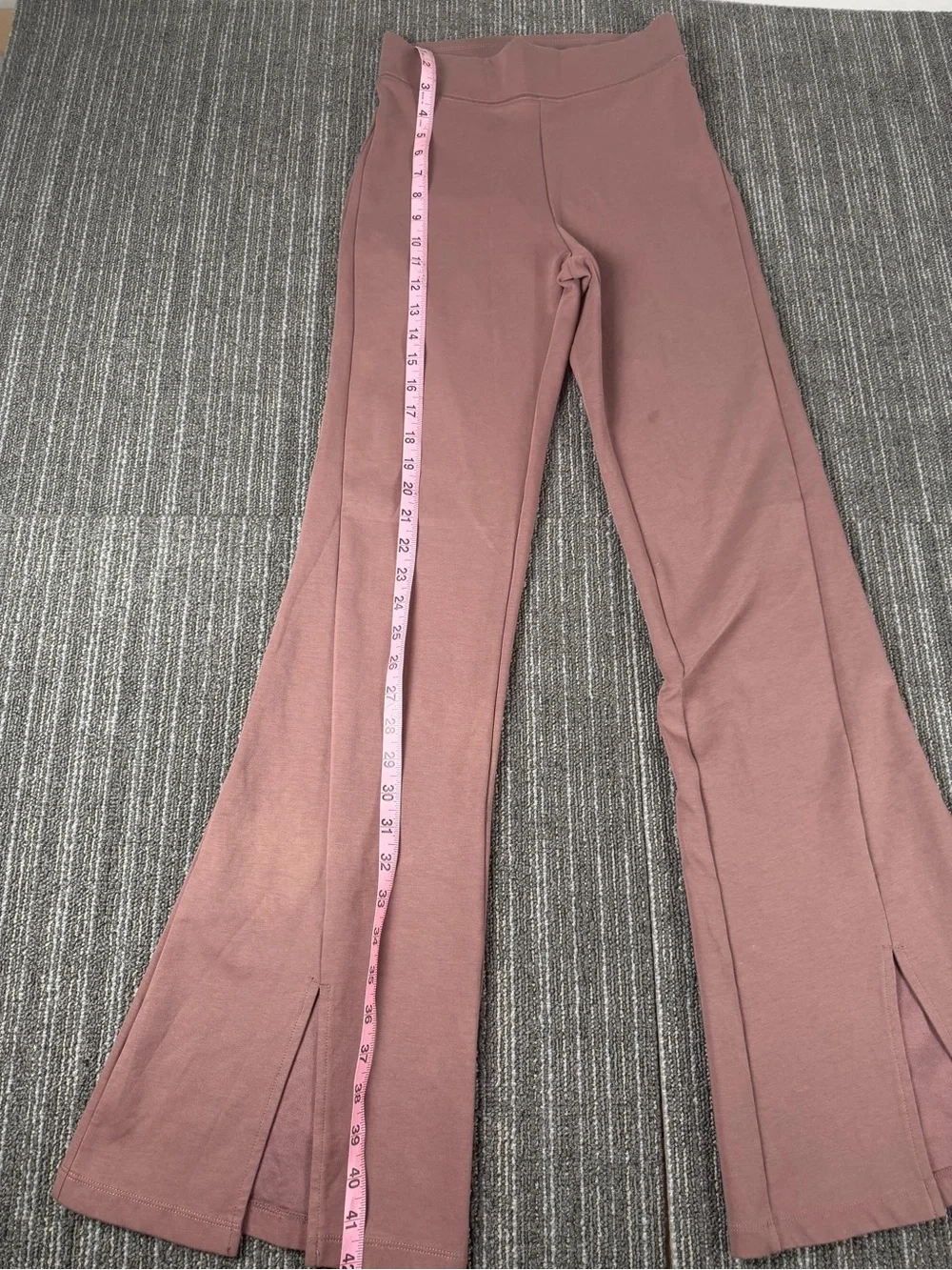 Nike Mauve Flare Leggings with High-Rise Waist Size S Split Hem